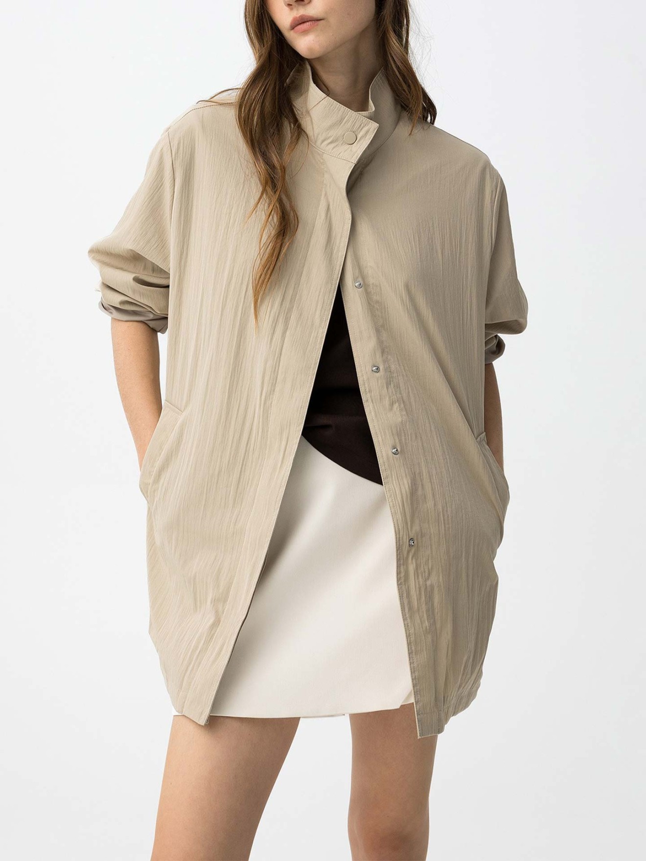 Parka Leve com Gola Subida