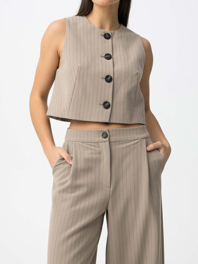 Colete Curto com Risca de Giz