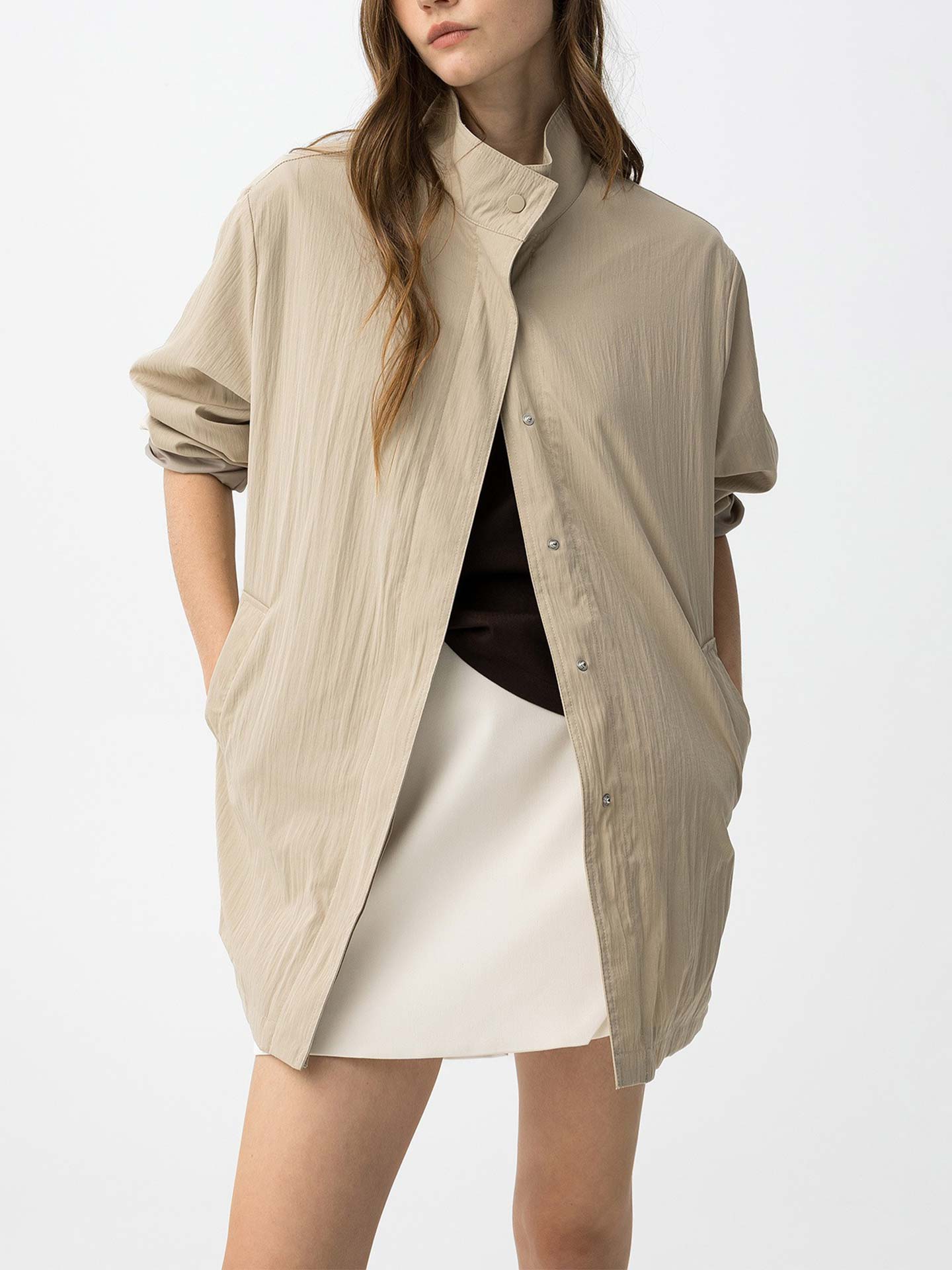 Parka Leve com Gola Subida