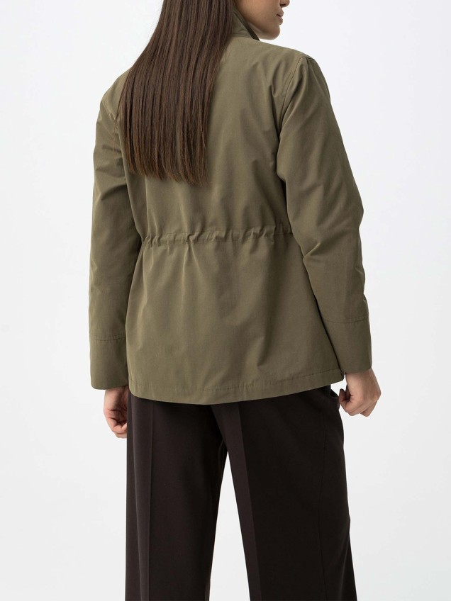 Parka com Gola Subida e Cintura Ajustável