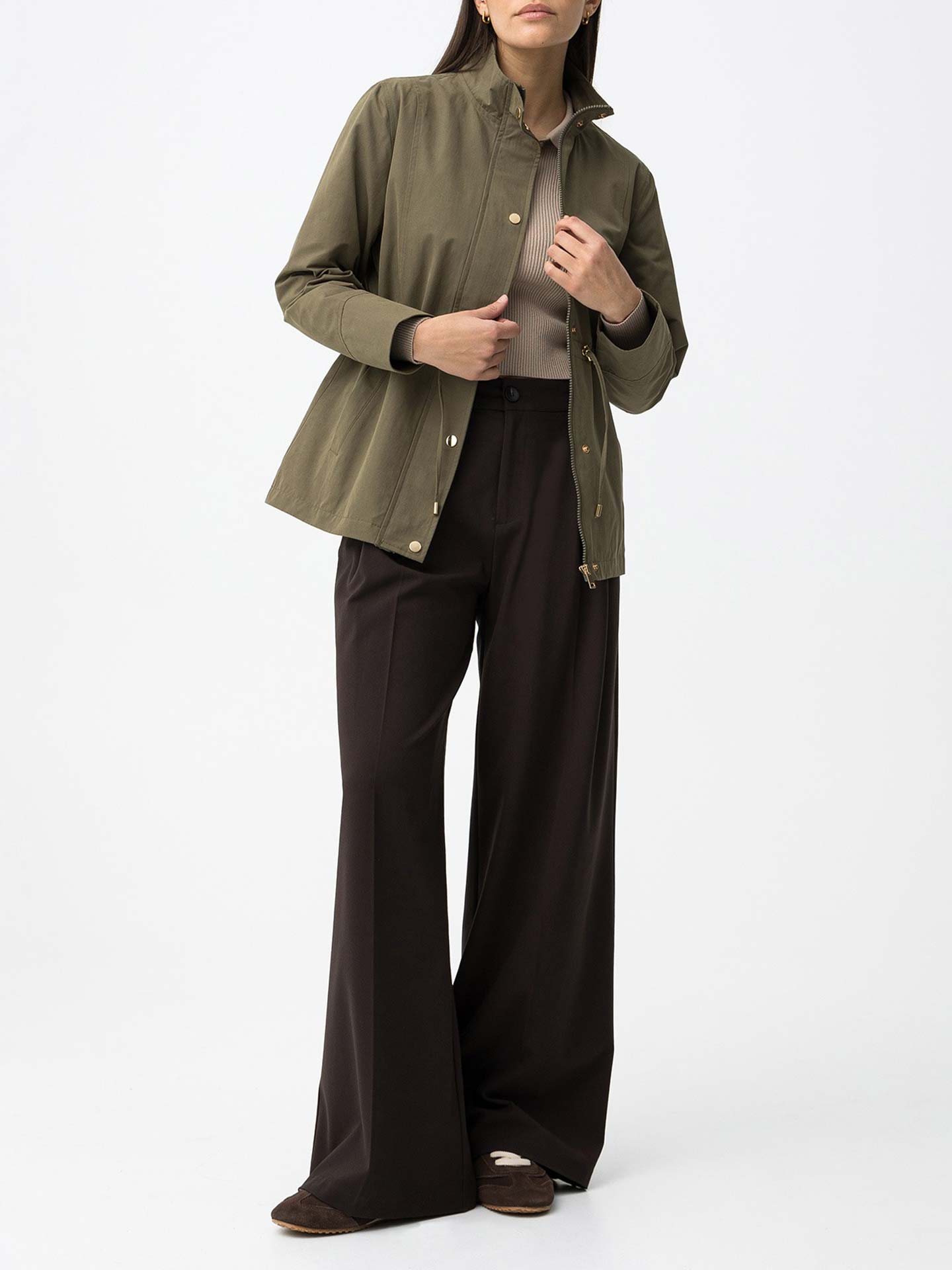 Parka com Gola Subida e Cintura Ajustável