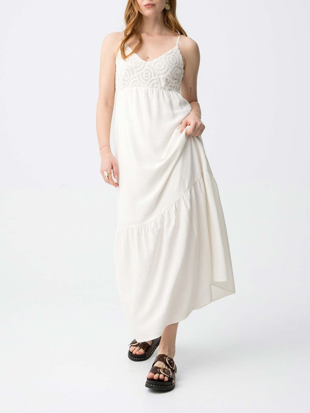 Vestido Comprido com Rendado