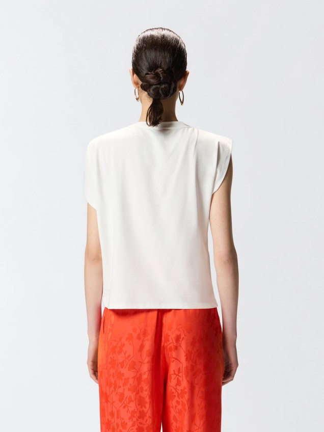 T-shirt com Detalhe Drapeado