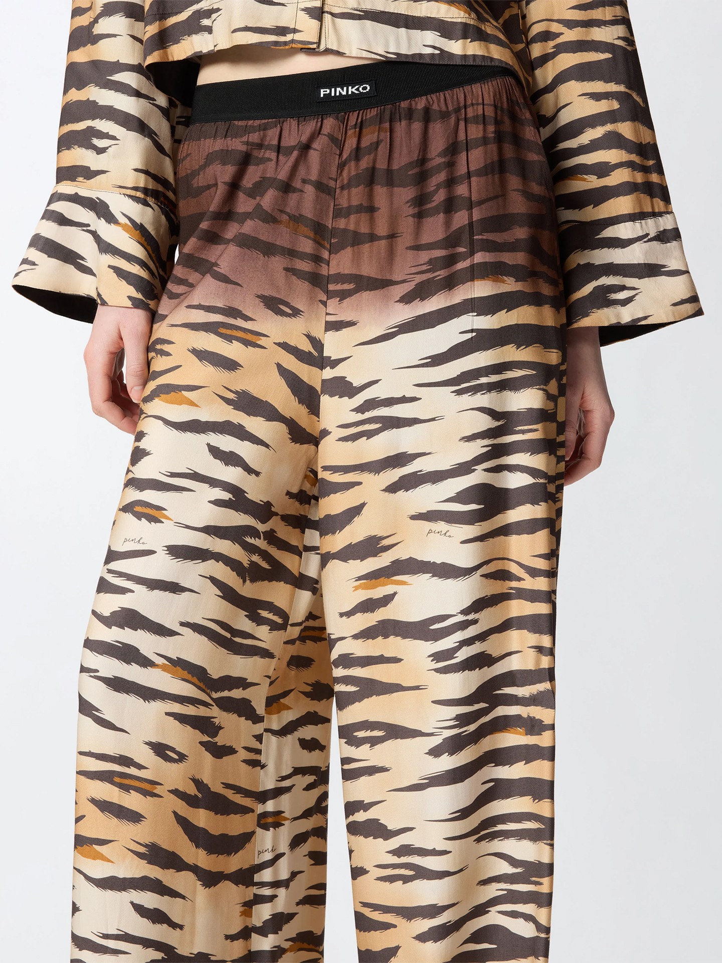 Calças Fluidas de Perna Larga