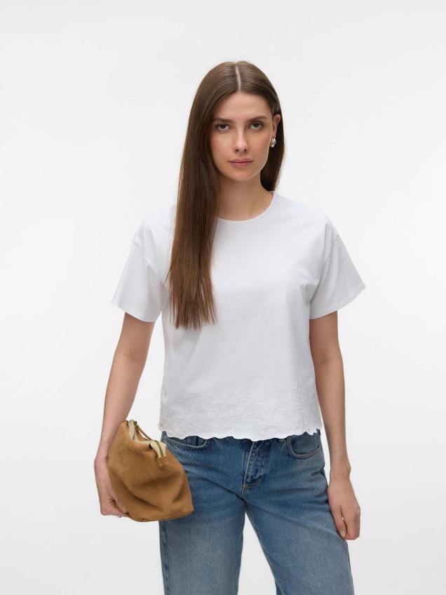 T-shirt com Bainha Bordada