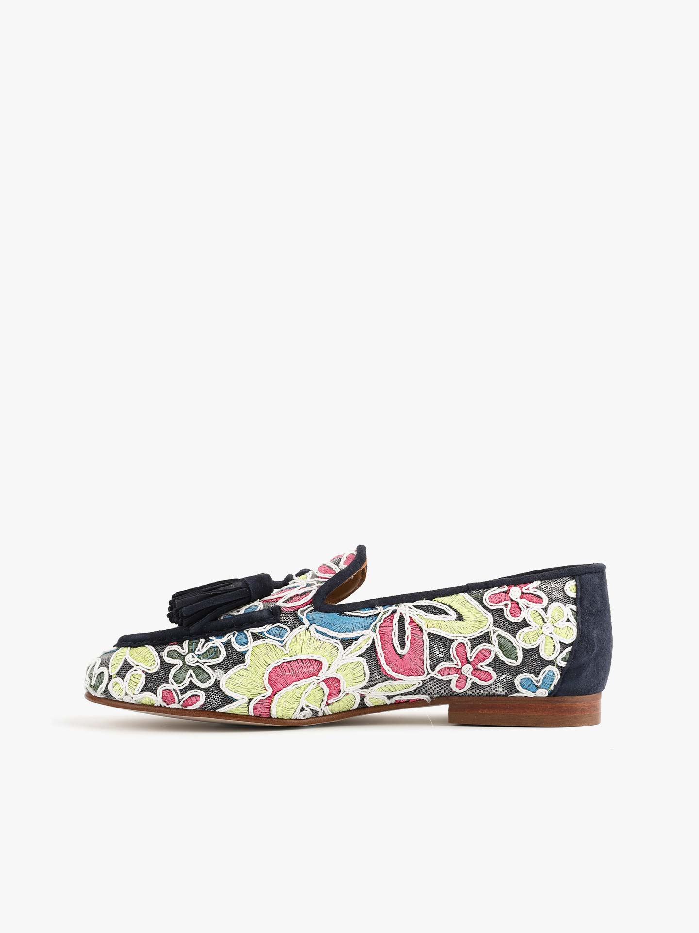 Mocassins com Bordado Floral e Borlas