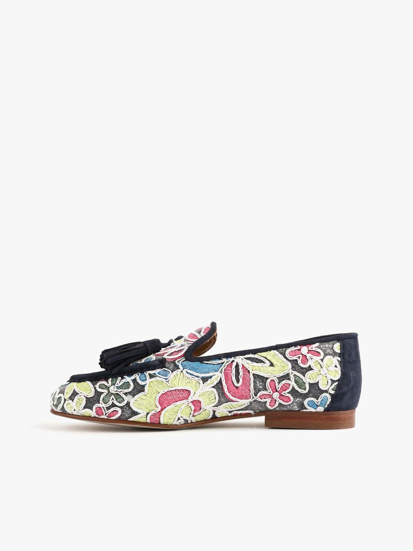 Mocassins com Bordado Floral e Borlas