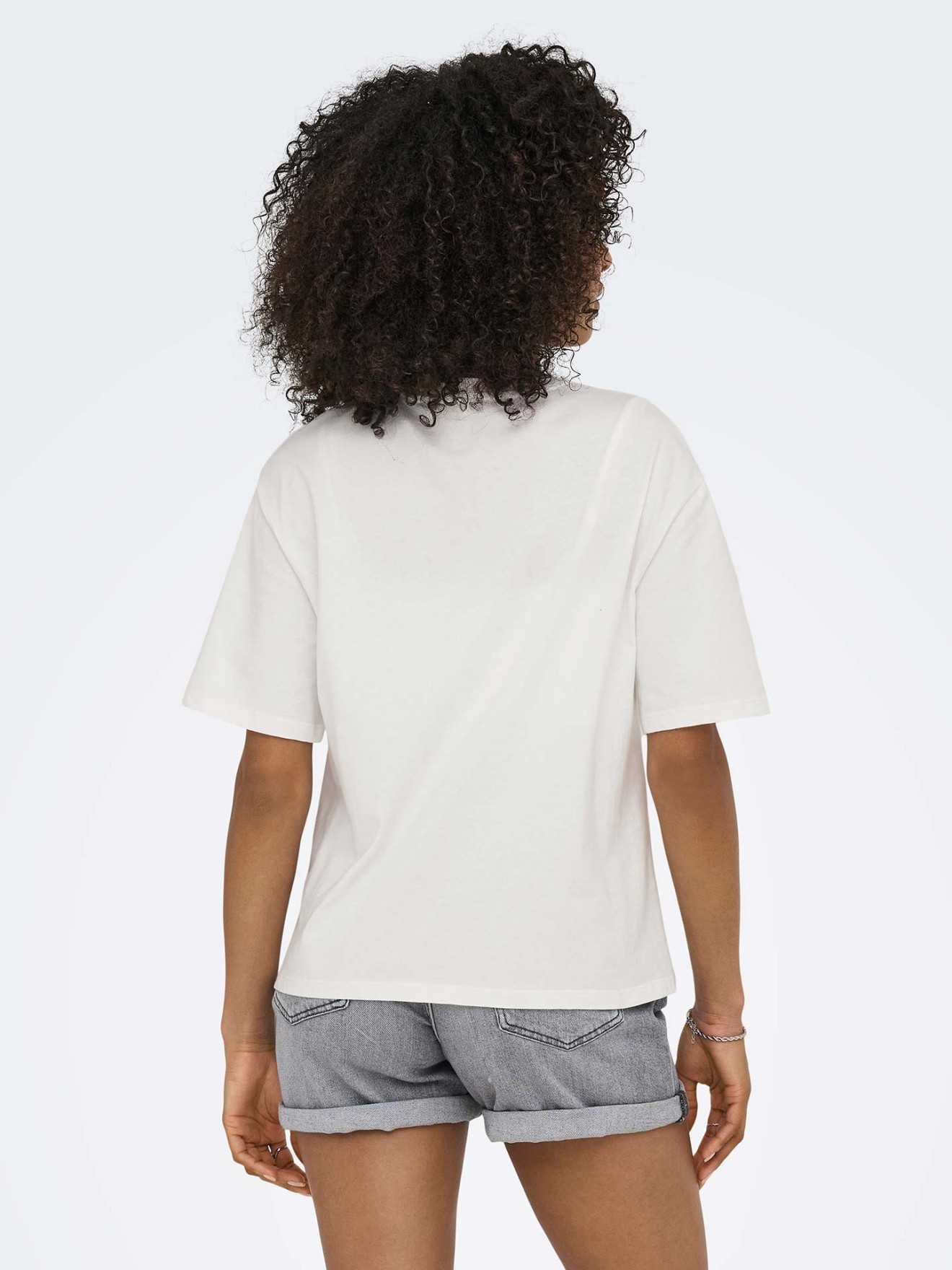 T-shirt com Aplica��es