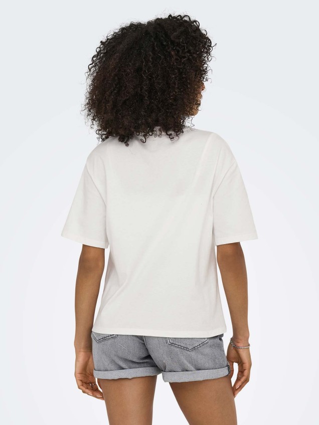 T-shirt com Aplicações