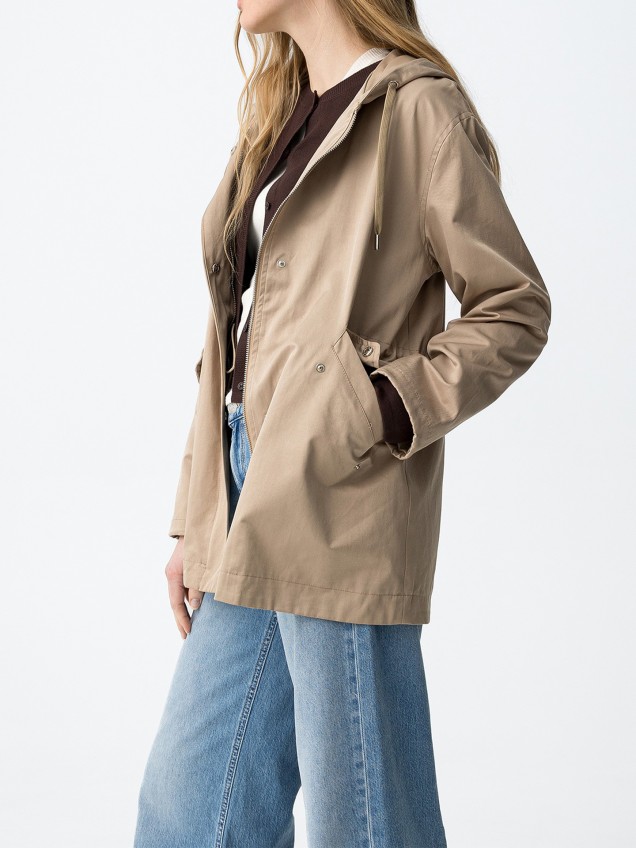 Parka com Capuz Ajustável
