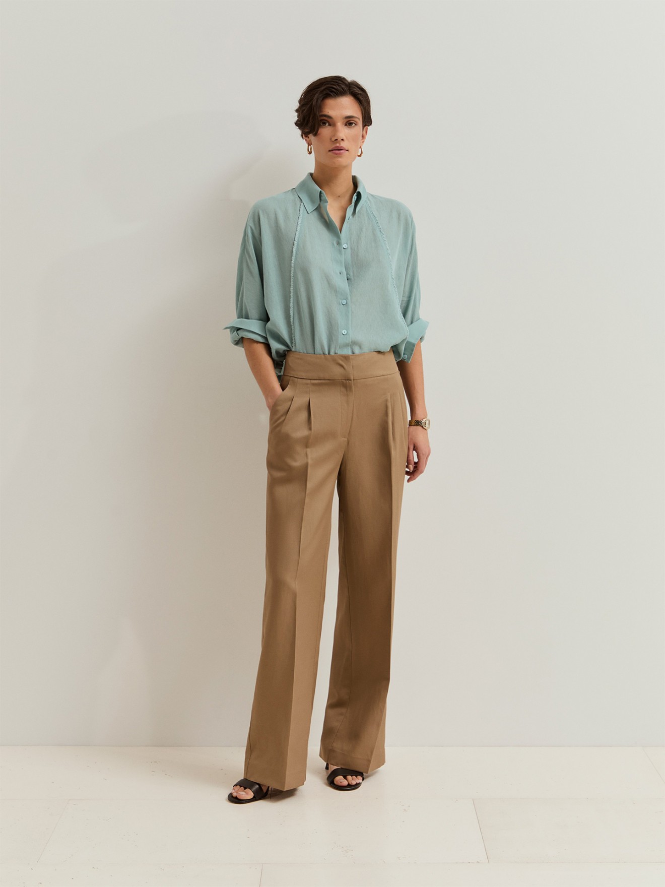 Cal�as Wide Leg com Pregas