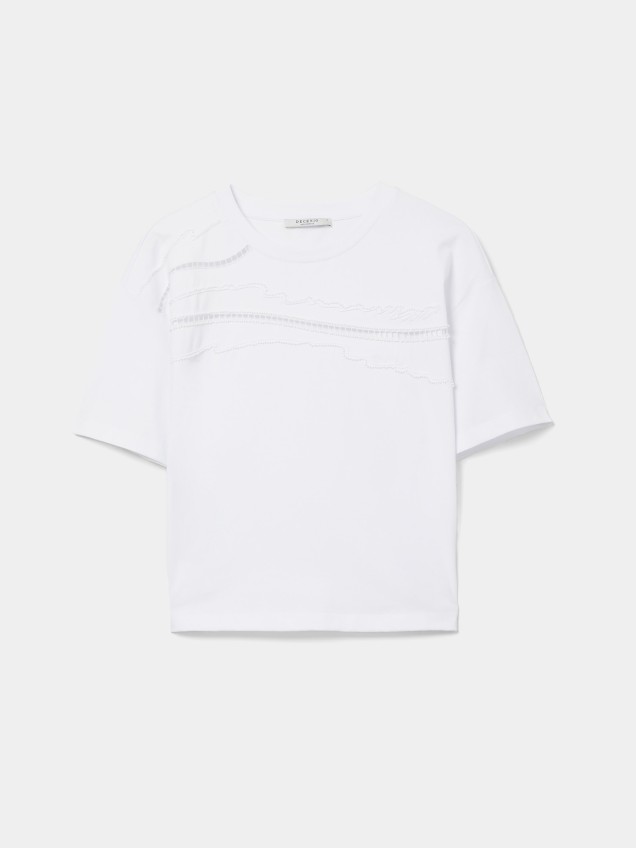 T-shirt com Missangas e Bordados