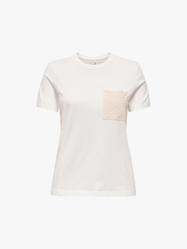 T-shirt com Bolso em Crochet