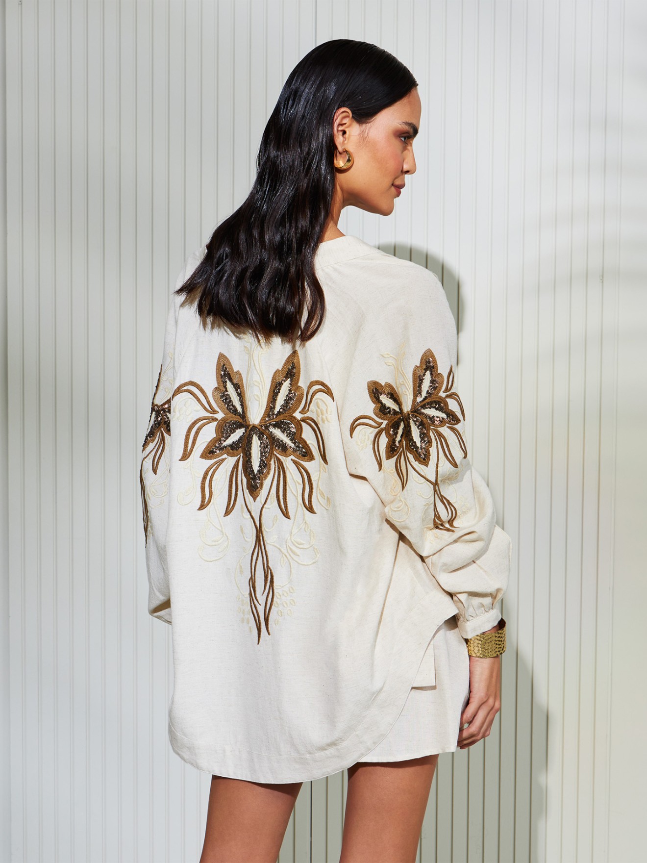 Camisa Aberta com Bordados