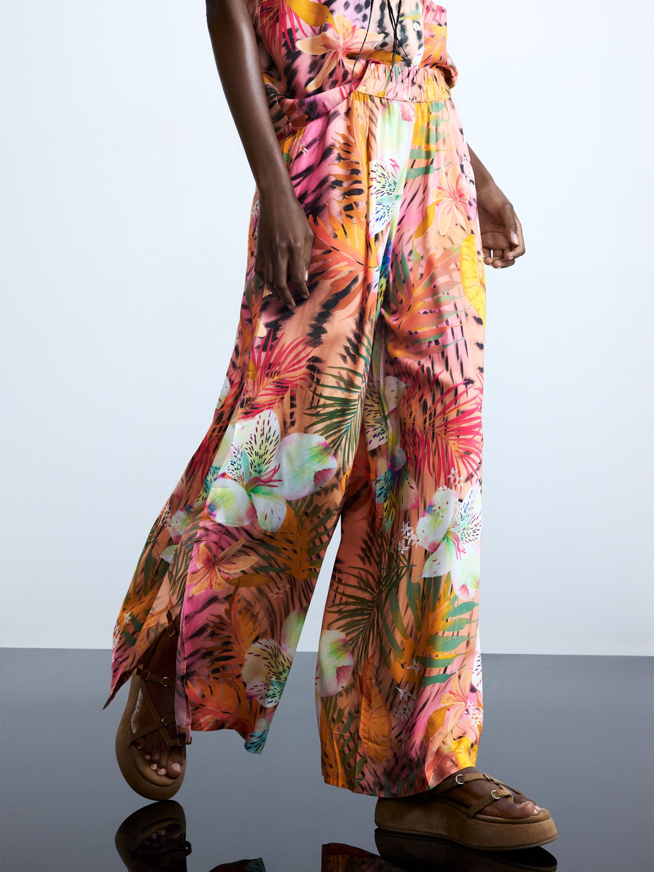 Cal�as Fluidas de Perna Larga com Estampado
