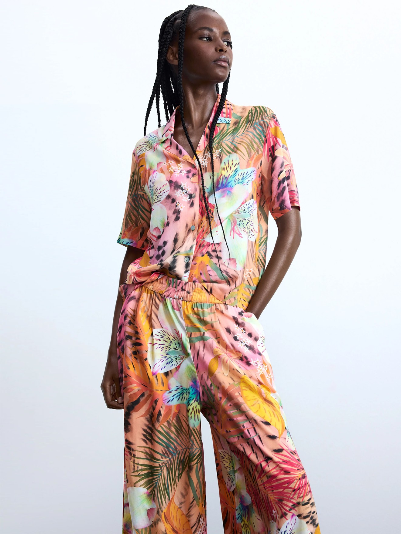 Cal�as Fluidas de Perna Larga com Estampado