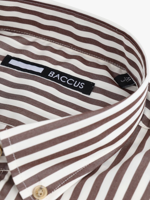 Camisa de Manga Curta às Riscas