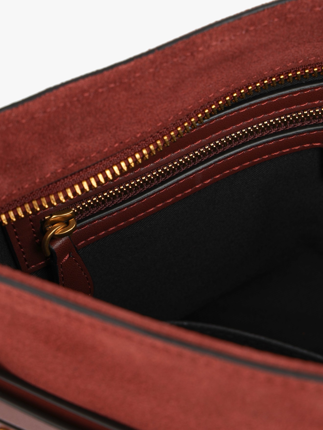 Mala de Ombro Classic Belt em Pele