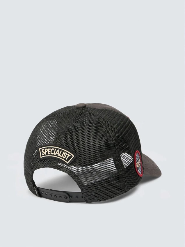 Boné Trucker com Patches