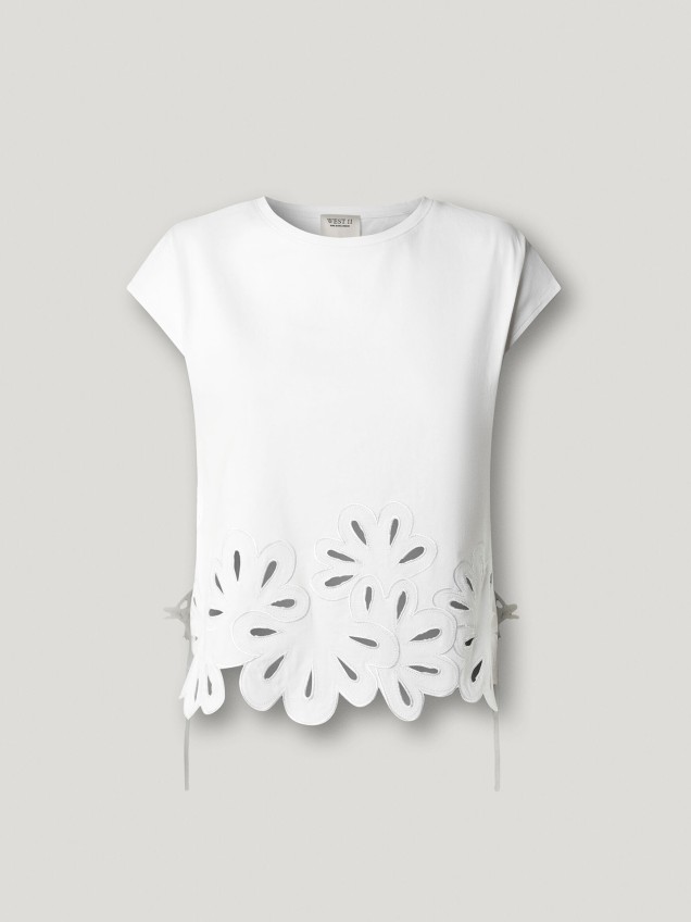 T-shirt com Bainha de Flores Recortadas