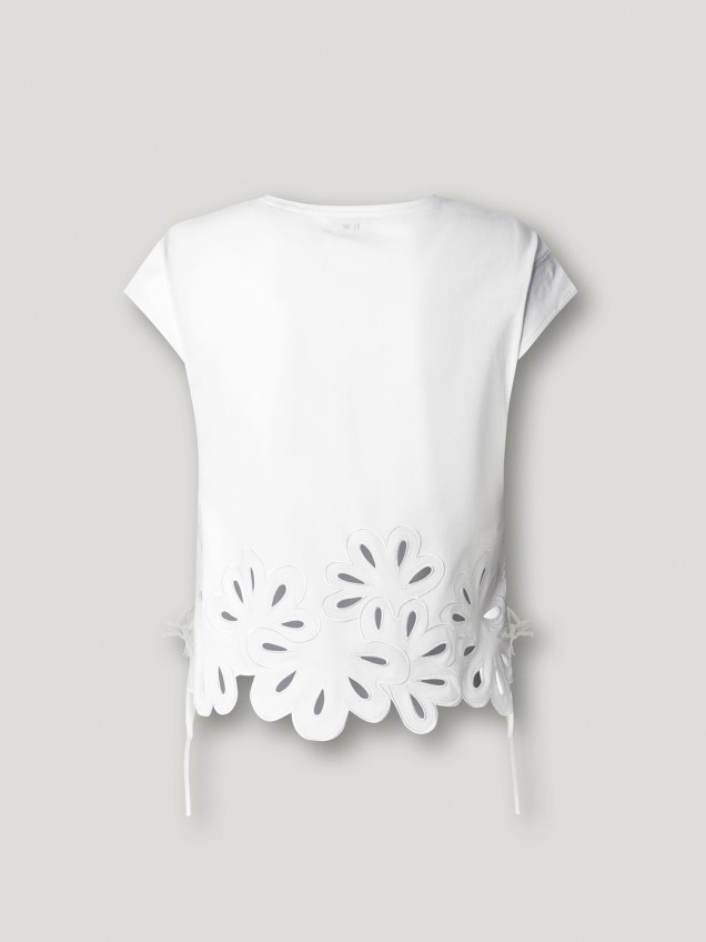 T-shirt com Bainha de Flores Recortadas