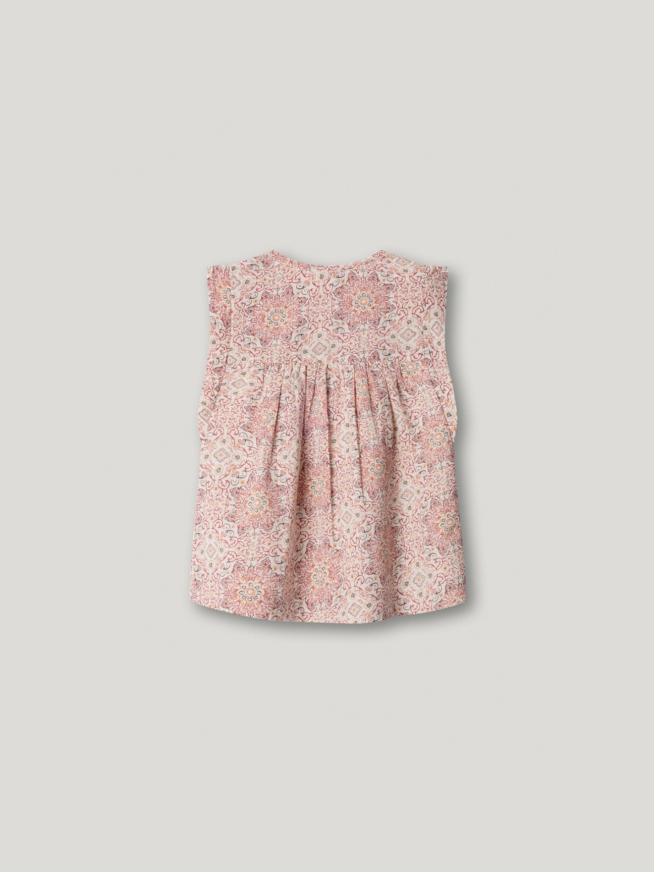 Blusa com Padr�o Floral e Bordado