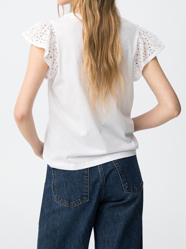 T-shirt com Decote em V