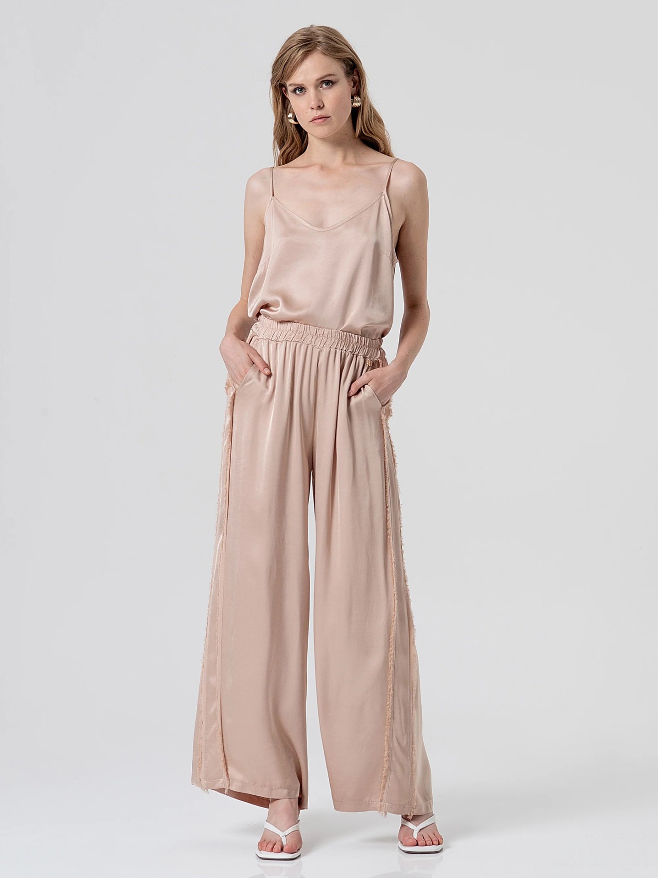 Calça Larga Fluida