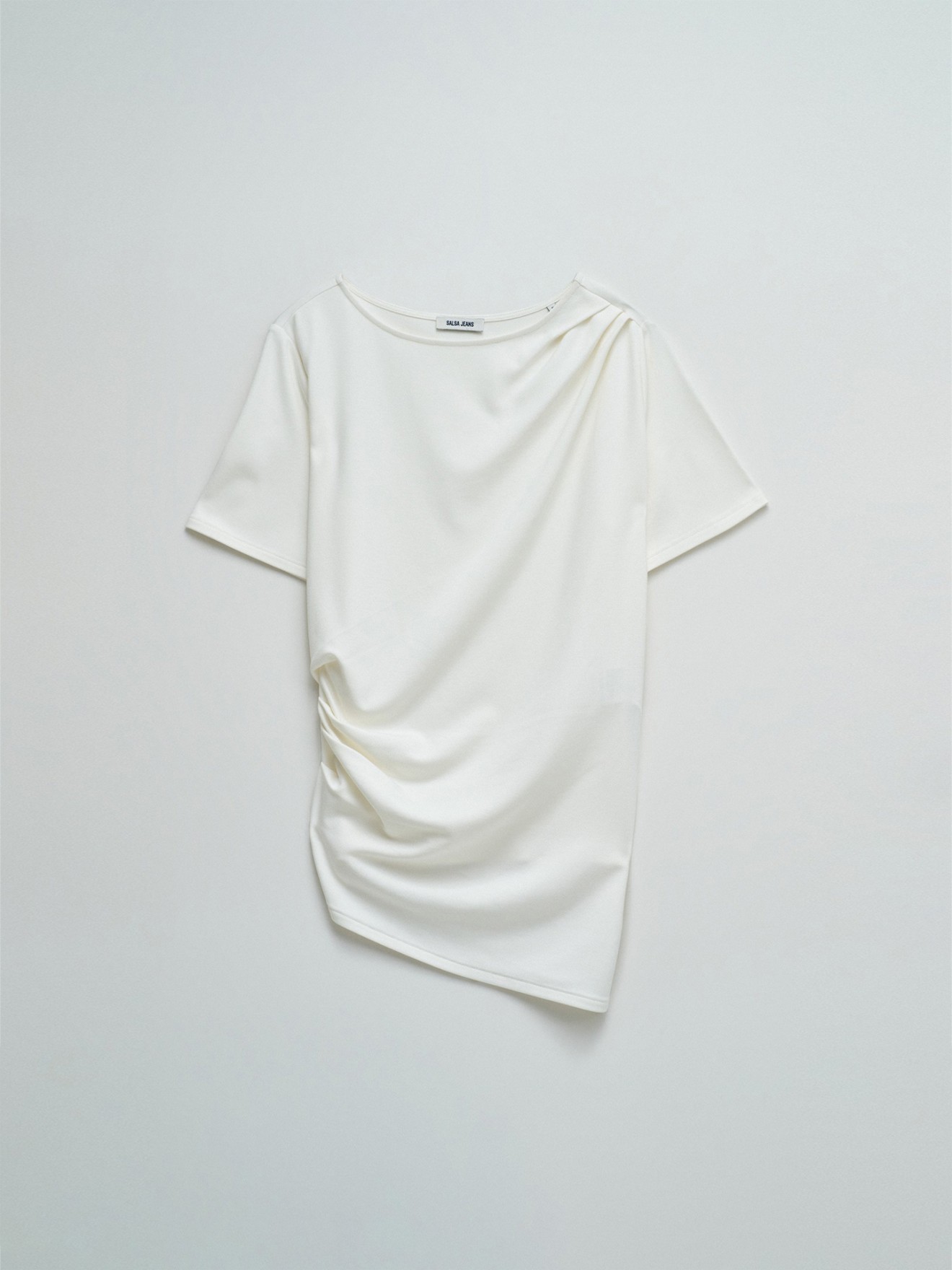 T-shirt com Drapeado Assim�trico