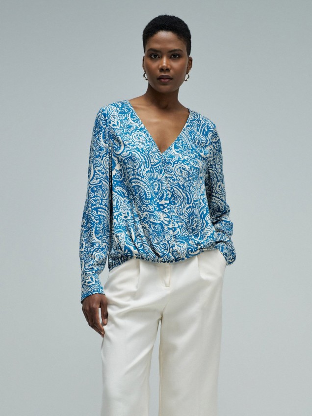 Blusa Acetinada com Padrão
