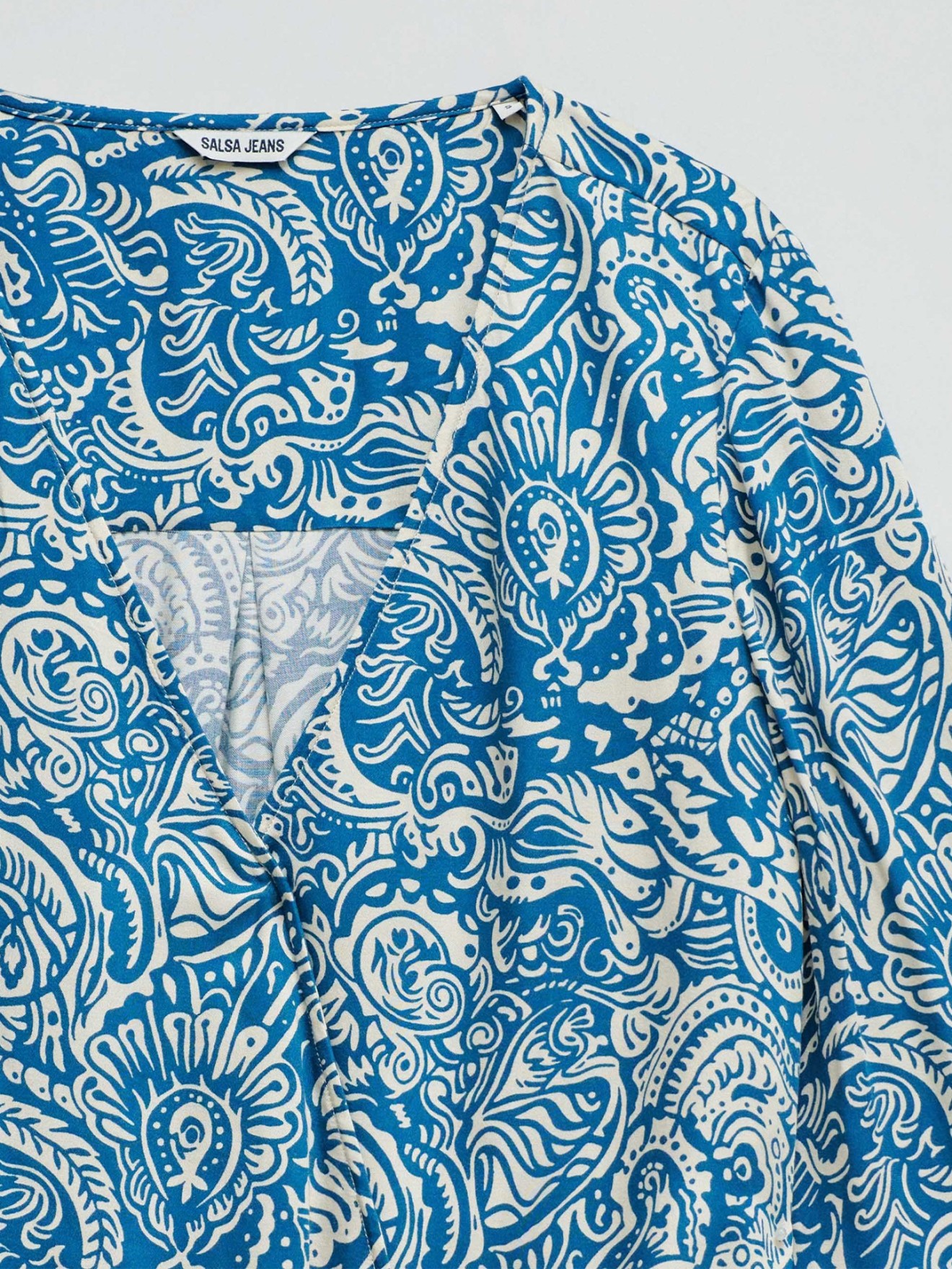 Blusa Acetinada com Padr�o