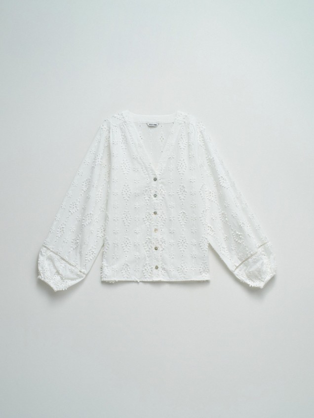 Blusa com Bordado Perfurado Floral