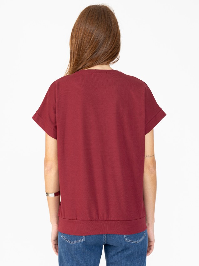 Camisola com Decote em V e Tachas