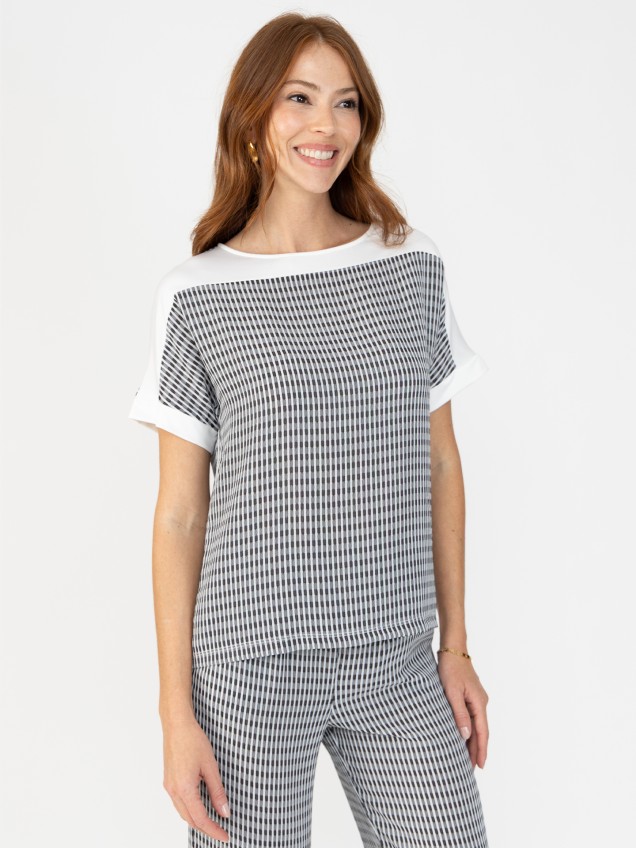Blusa com Padr�o de Riscas