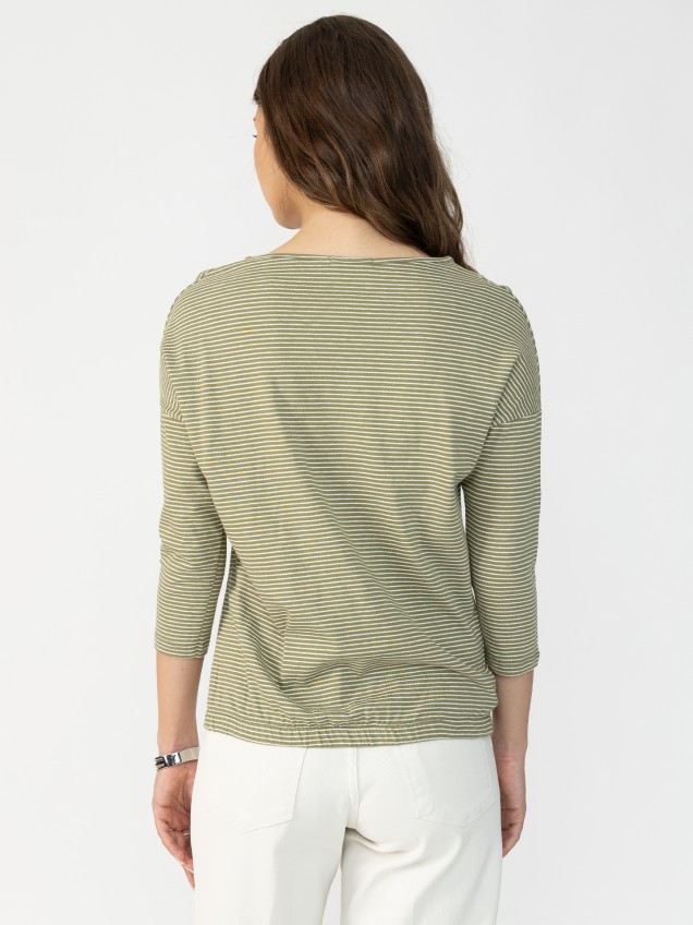 T-shirt às Riscas