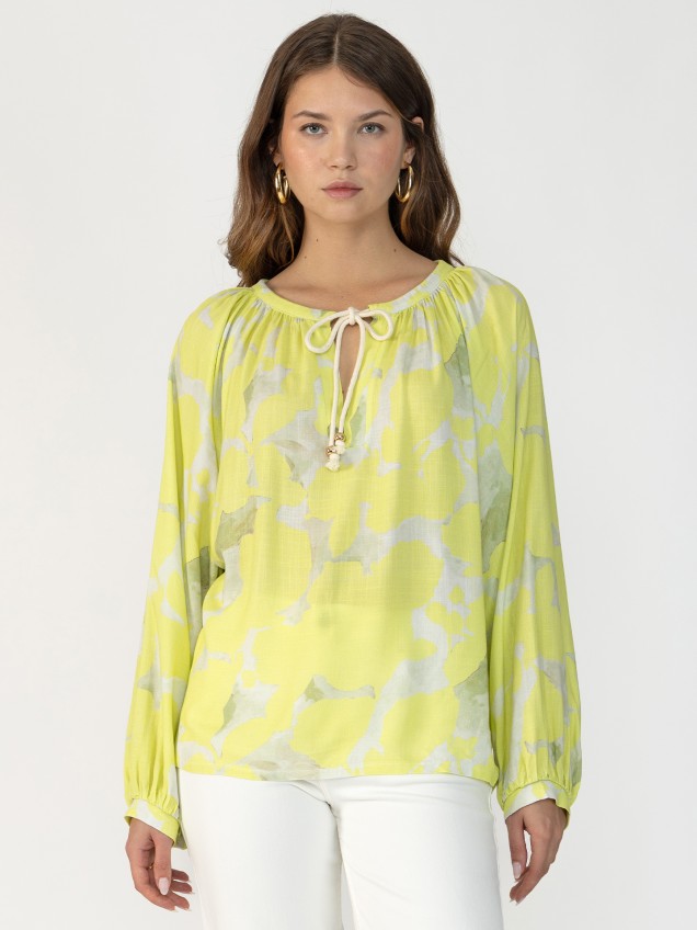 Blusa Estampada com Decote de Atilho