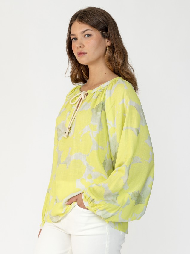 Blusa Estampada com Decote de Atilho