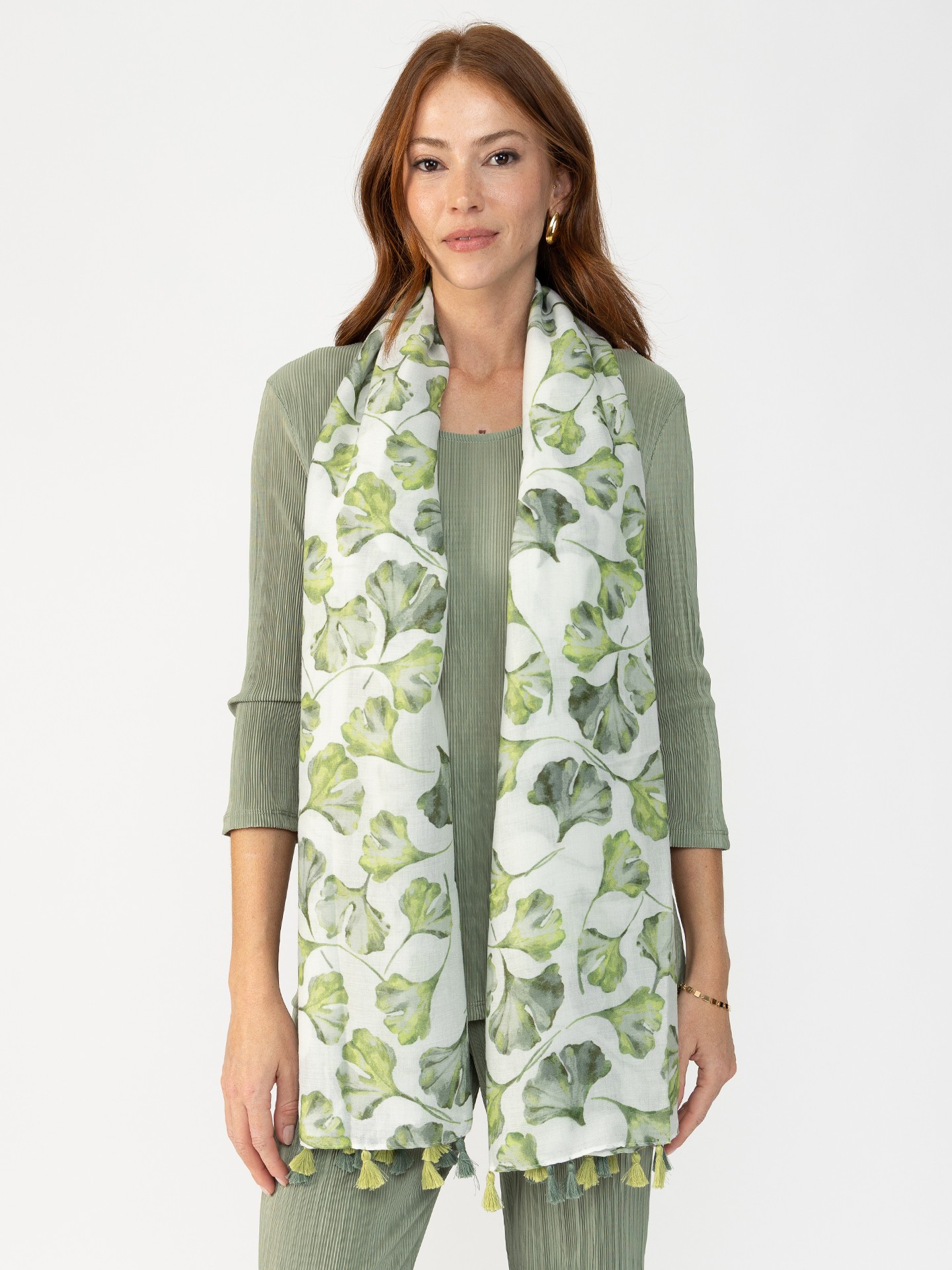 Echarpe com Estampado de Folhas