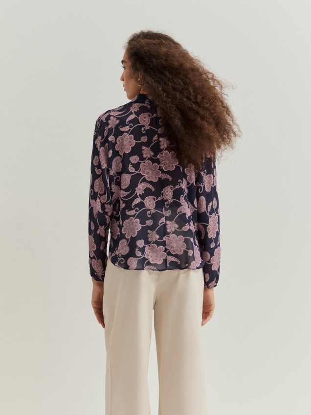 Blusa com Padrão Floral