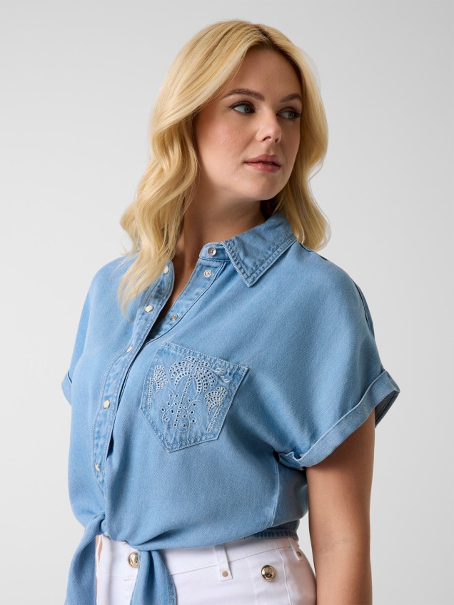 Camisa com Nó e Bolso