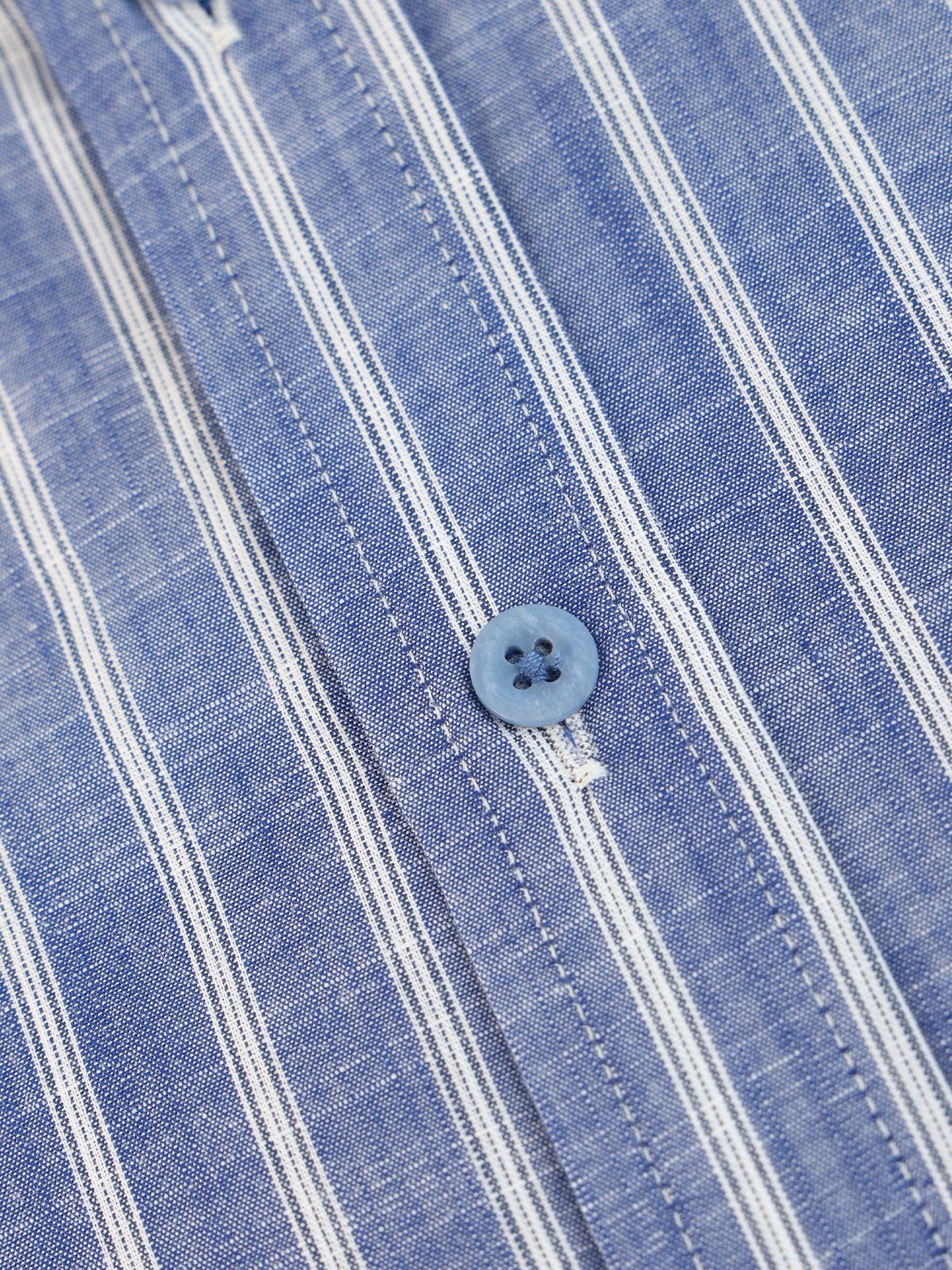 Camisa de Manga Curta às Riscas