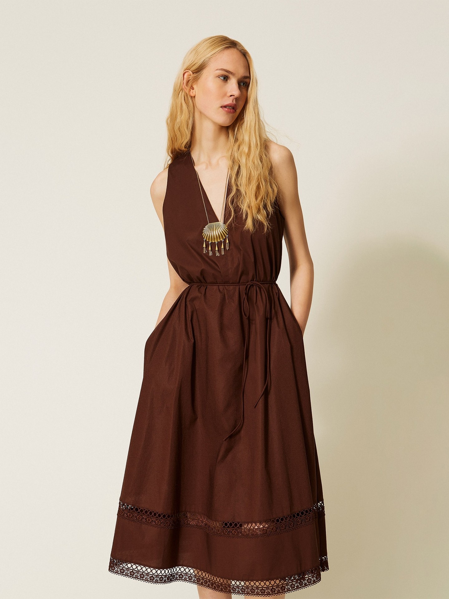 Vestido Comprido com Decote em V