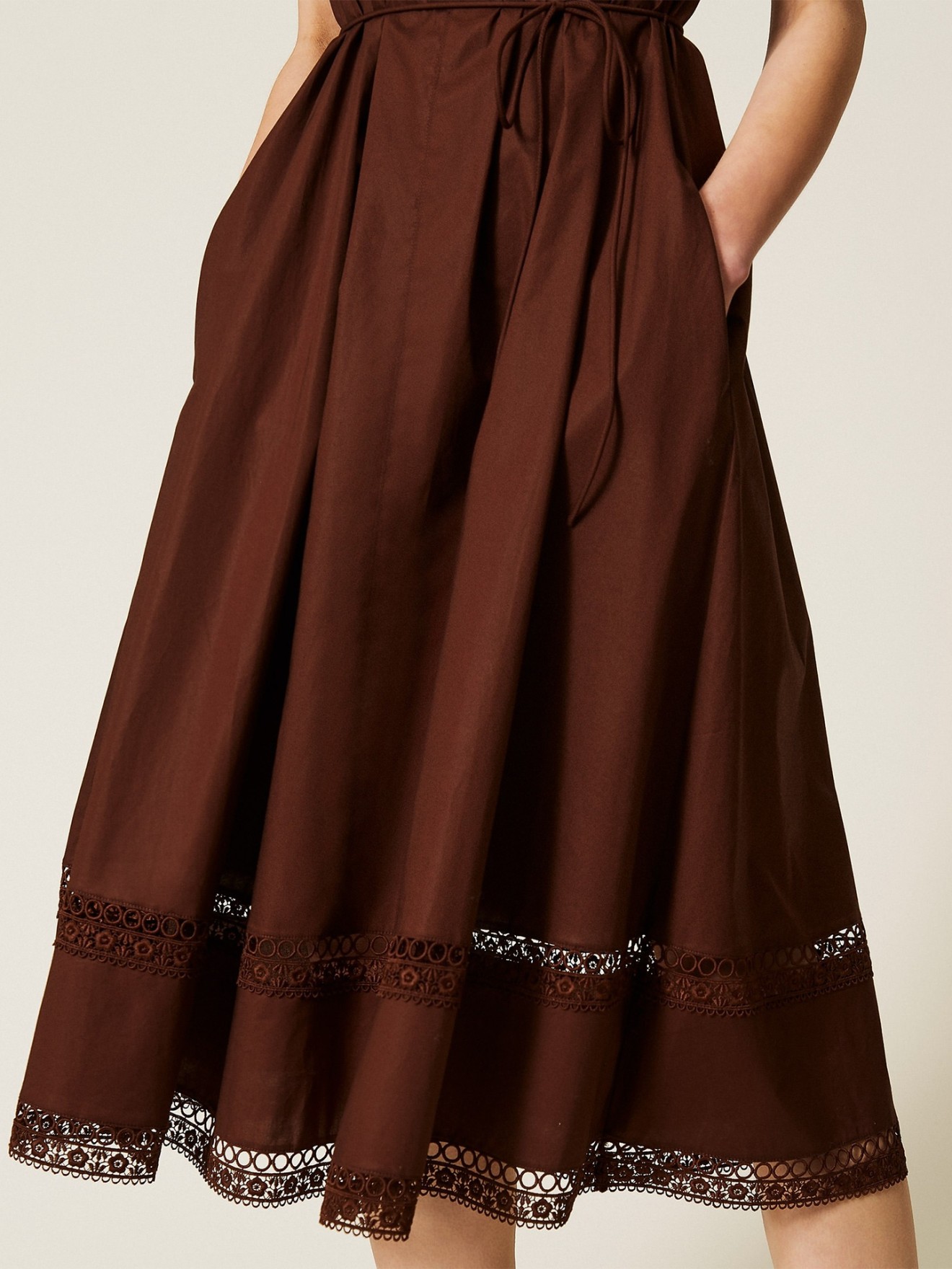 Vestido Comprido com Decote em V