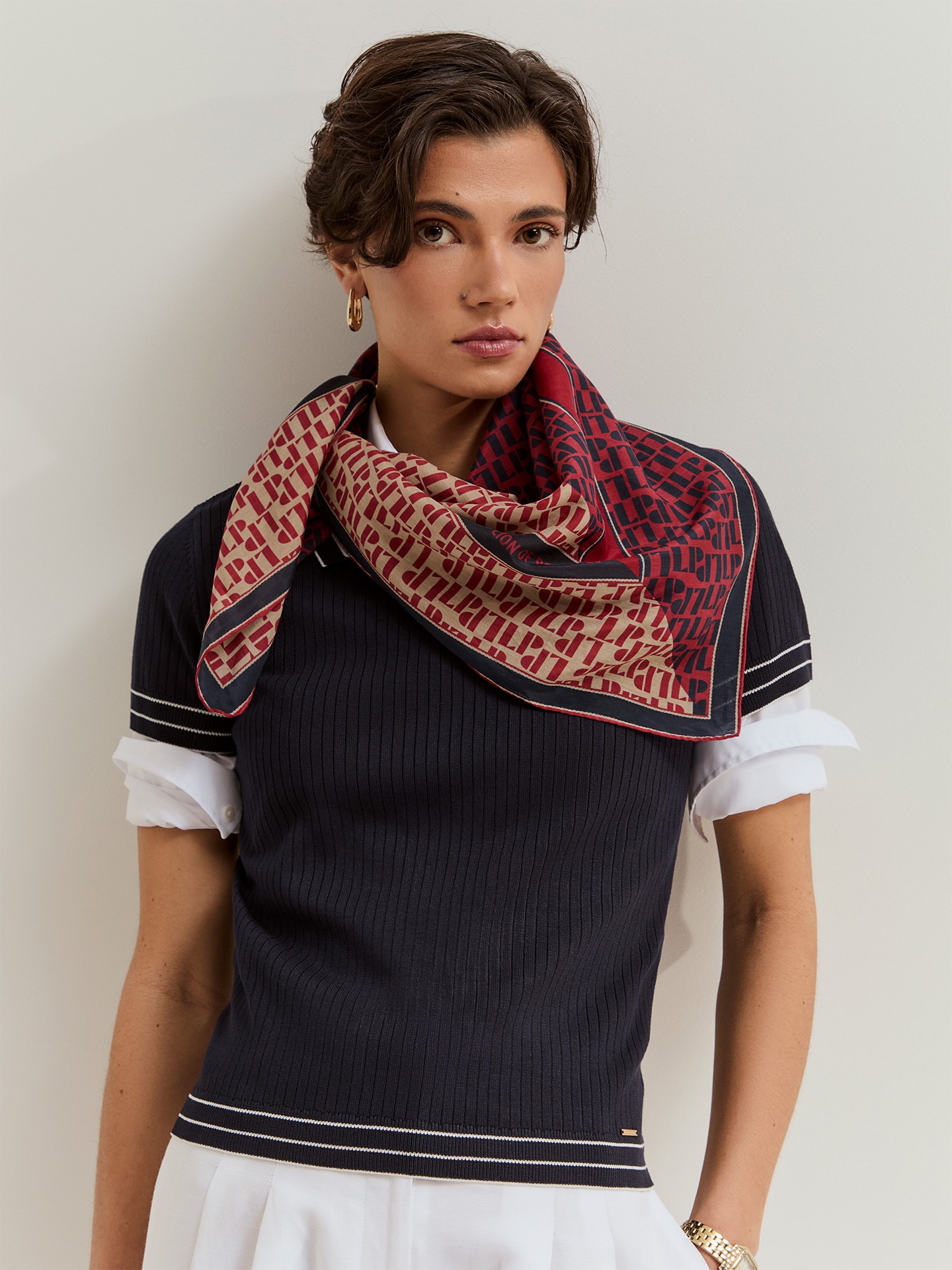 Lenço Quadrado com Estampado