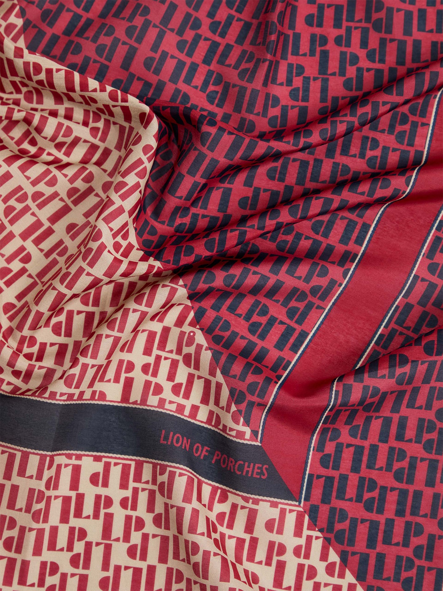 Lenço Quadrado com Estampado