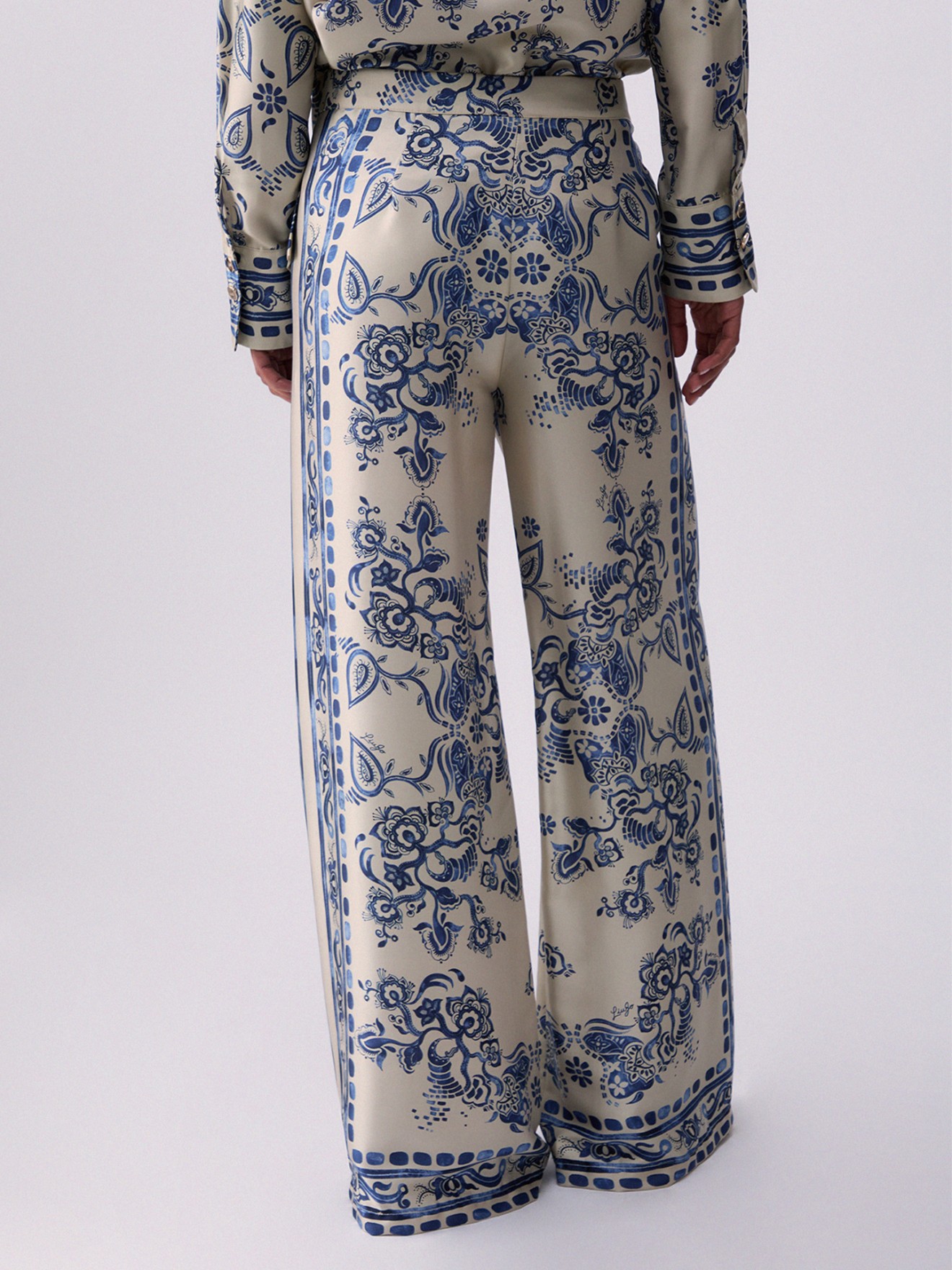 Cal�as de Perna Larga com Estampado