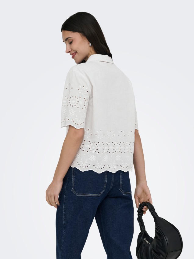 Camisa com Bordado Perfurado