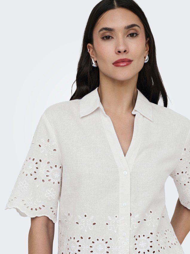 Camisa com Bordado Perfurado