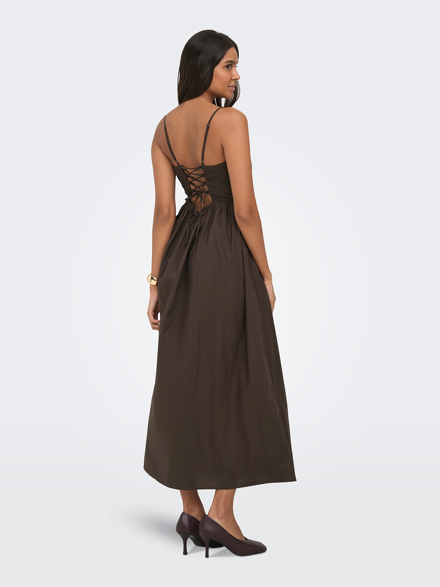 Vestido Comprido com Decote em U
