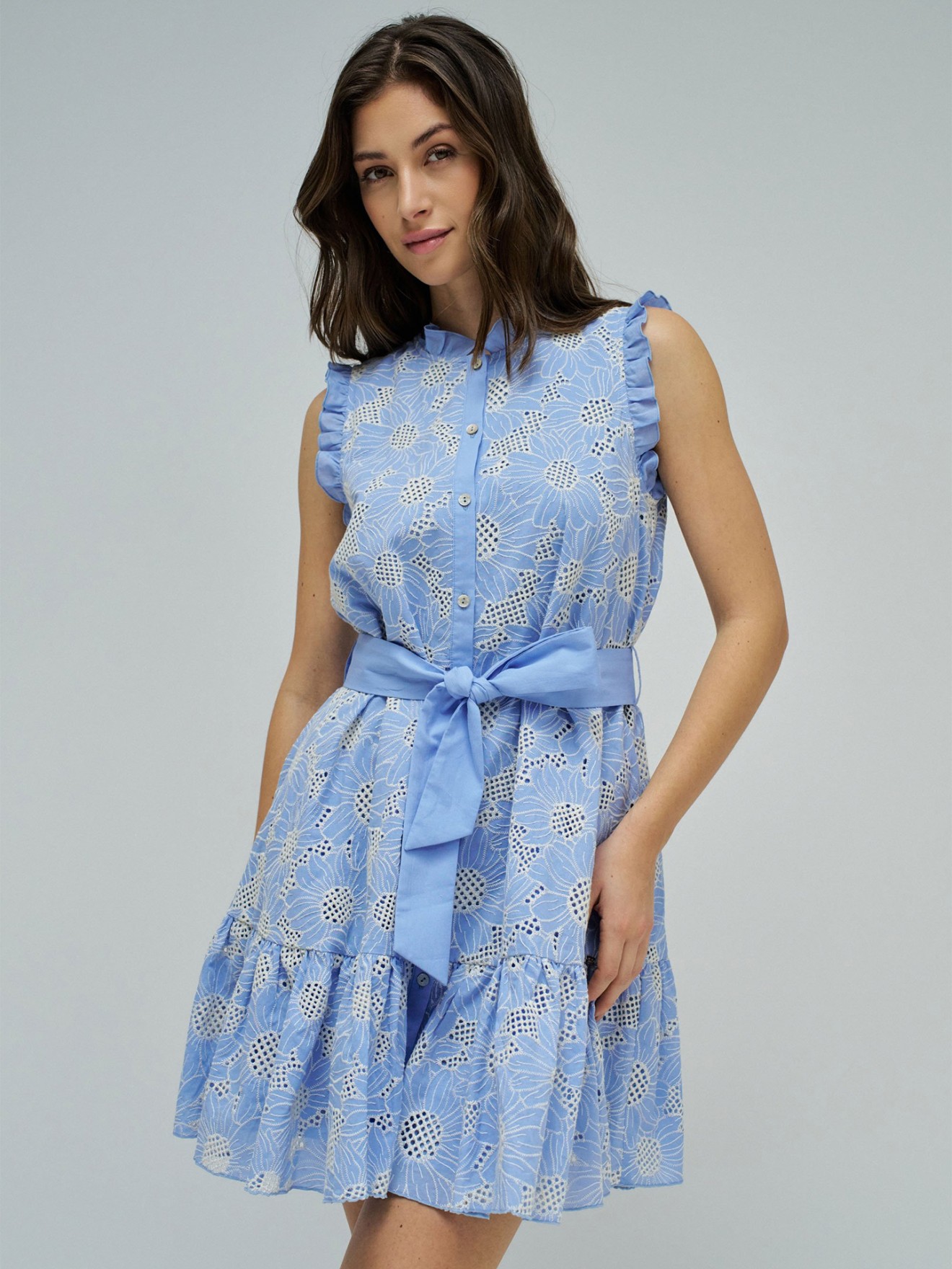 Vestido Curto com Bordado Ingl�s
